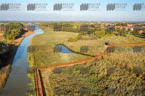 Tiszakécske látképe a Tisza folyóval