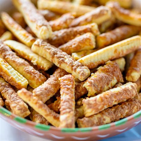 sajtos rúd juhtúróval