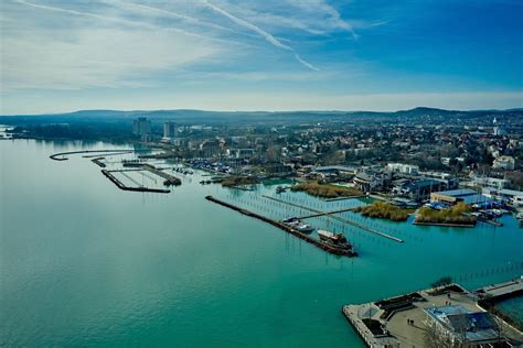 A DOCK terasza a Tagore sétányon