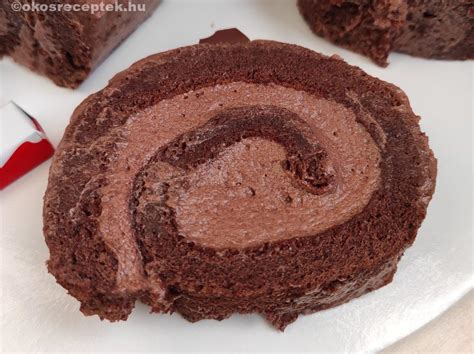 Piskotatekercs szeletelve