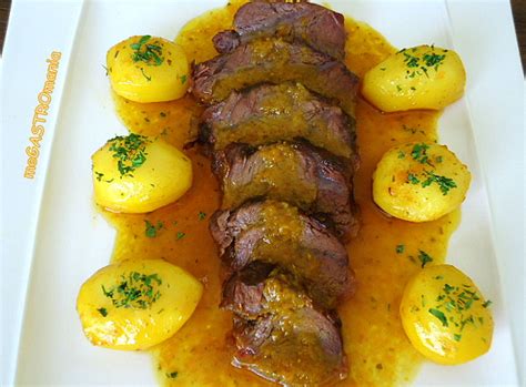 Marhapofa ragu sűrű szósszal