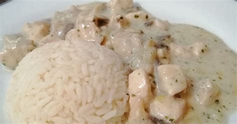 korianderes csirkés ragu rizzsel