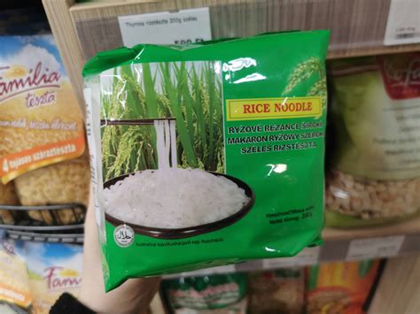 Különböző vegán szószok és mártogatósok