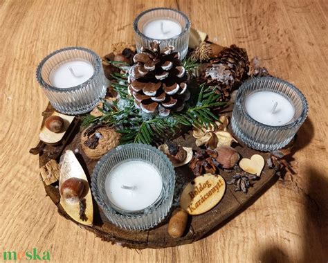 Rusztikus adventi koszorú fatörzsből