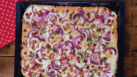 Ízletes kenyérlángos feltétekkel