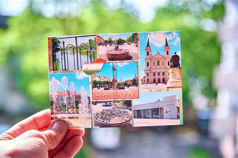 Canva felületének képernyőfotója, ahol képeslapot lehet tervezni