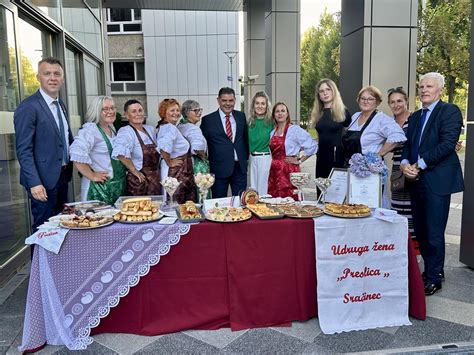Helyi esemény a Ladányi Cukrászdában