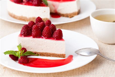 Sütés nélküli málnás sajttorta pohárban