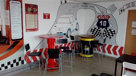Racing Büfé bejárat