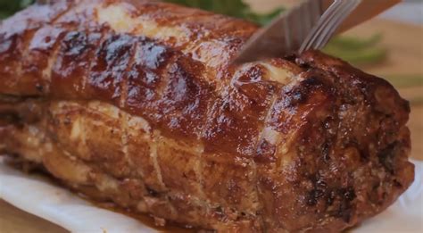 Fokhagymával töltött sertéskaraj tepsiben