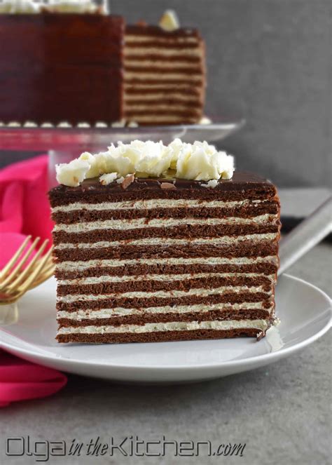 A Spartak torta rétegeinek összeállítása
