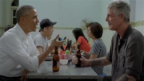 Obama és Bourdain Hanoiban