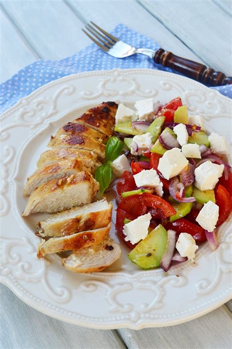 Görög tőkehalfilé salátával