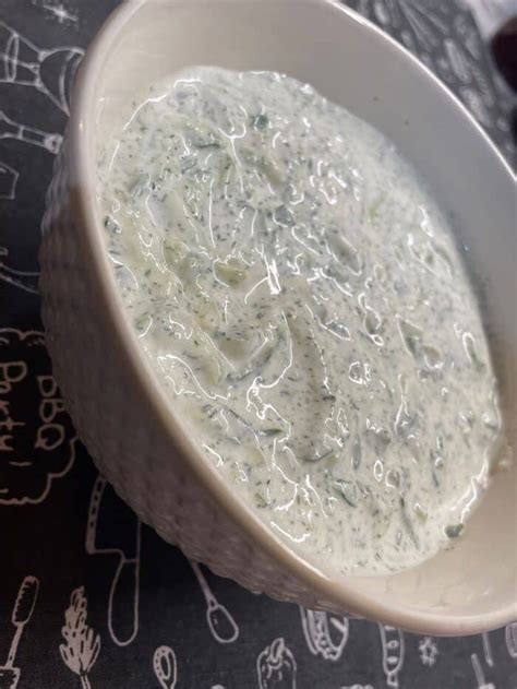 Friss tzatziki szósz uborkával