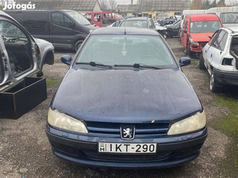 Peugeot Partner bontott alkatrészek szakszerű tárolása egy telephelyen