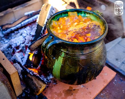 Sokác bab agyagedényben