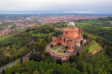 San Luca bazilika árkádok