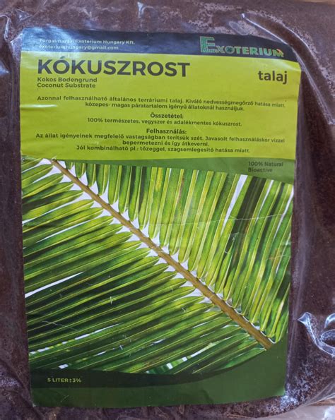 Terrárium kókuszrost talajjal és búvóhelyekkel