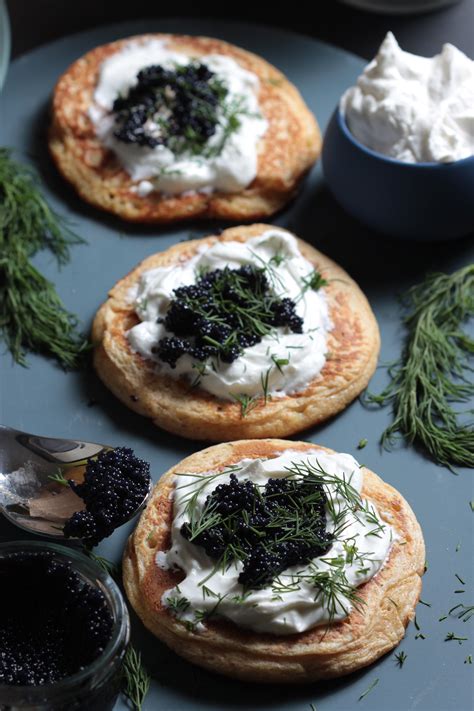 blini sütése serpenyőben