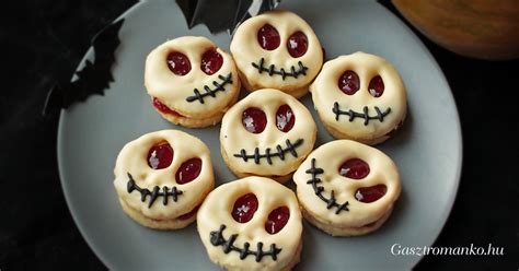 Halloween-i sütőtökös muffinok szilikon formában