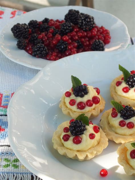 Gyümölcsös tejszínes kosárka