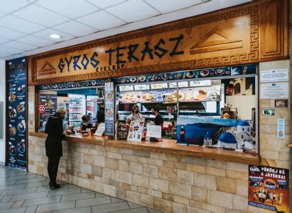 A Gyros Terasz bejárata, Szentmihályi út