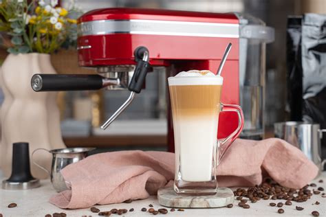 Olasz barista kávét készít