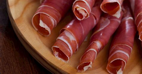 Pármai sonka a tradicionális érlelő pincében