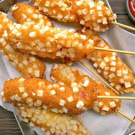 Koreai corn dog különböző változatokban