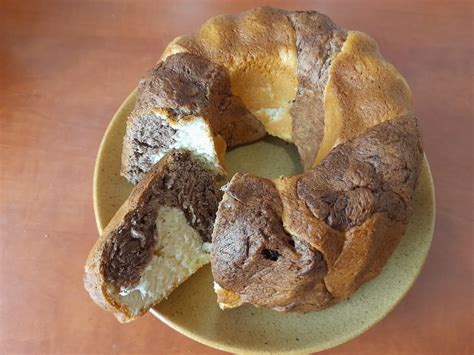 Kivajazott és lisztezett kuglóf forma