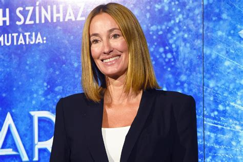 Epres Panni portréja elegáns öltözékben