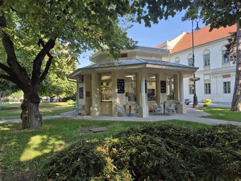 Kossuth téri Szamos Kávézó épülete