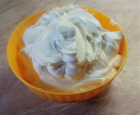 Mascarponés krém a süteményben