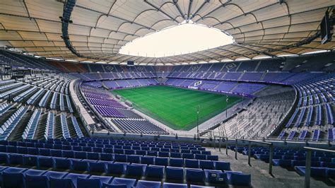 A Volksparkstadion éjszakai megvilágításban