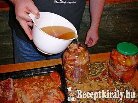 Lesütött hús befőttes üvegben