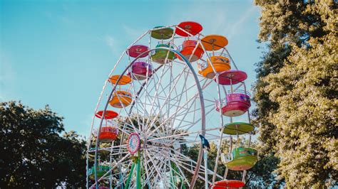 Vidámpark a modern búcsún