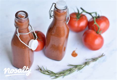 ketchup üveg paradicsommal