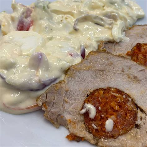Gyulai szelet franciasalátával tálalva