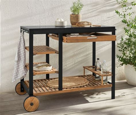 Grillkocsi beépített sörnyitóval és tárolópolcokkal
