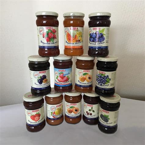 Különböző lekvárok és zselék