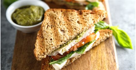 különféle szendvicskrémek és feltétek