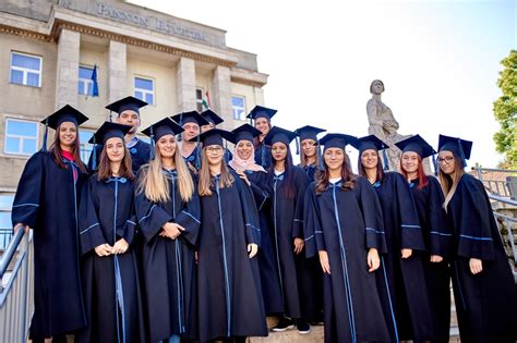 Dunaújvárosi Egyetem diplomaátadó ünnepség