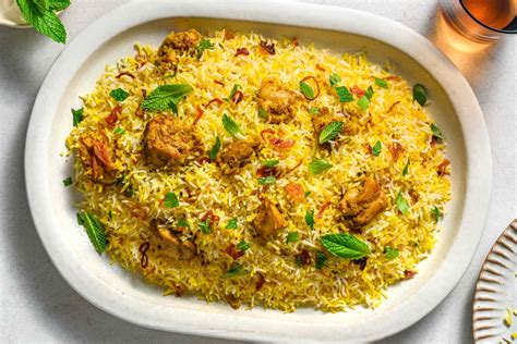 Rétegezett Biryani indiai rizsfogás