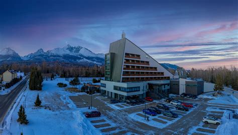A Horizont Resort épülete a Magas-Tátra festői környezetében