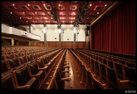 MOM Kulturális Központ épületének homlokzata
