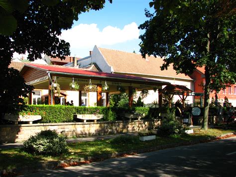 Halászkert Étterem épülete