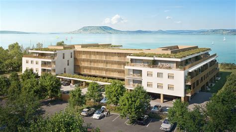 Badacsonyi szőlőültetvények panorámával a Balatonra