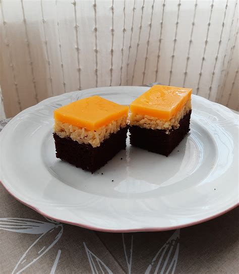egészséges, csökkentett szénhidráttartalmú csokoládétorta szelet