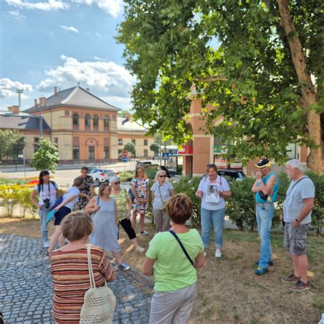 Színházi kulisszák vagy klasszikus könyvtári enteriőr