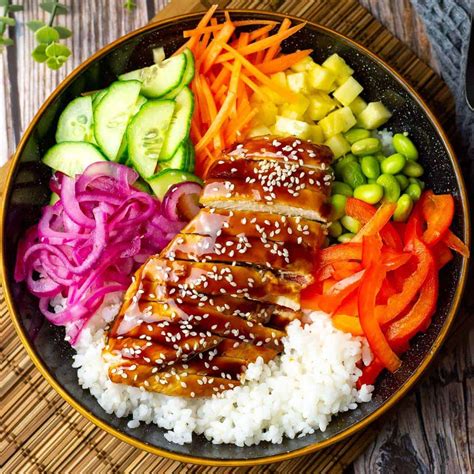 Teriyaki csirke Poké Bowl